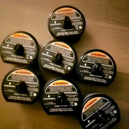 7 pack NEW EMERSON 701PBKKF Lithium Black Power Module.