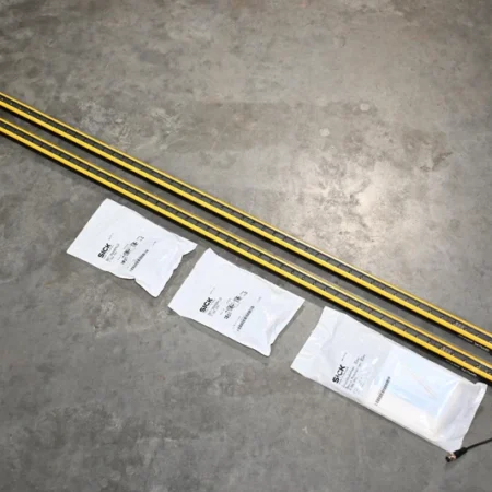 SICK Light Curtain Set - C4C-SA13530A10000 C4C-EA13530A10000 - deTec4 Core - 24V