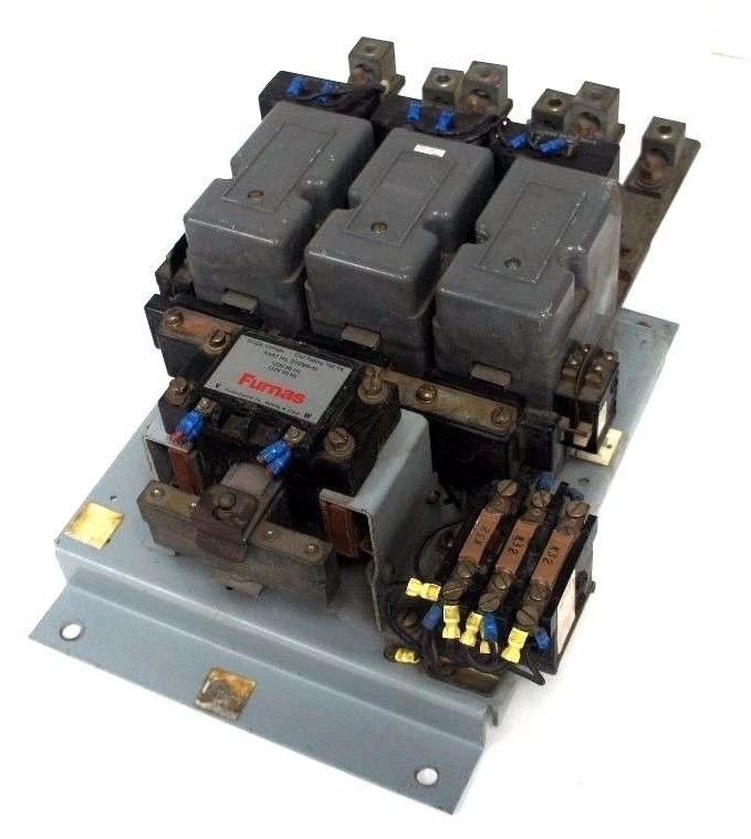 FURNAS D72069-40 MOTOR STARTER W/ D29092-8, 300:5 RATIO COILS, 49L100102 2 D72069 40 0