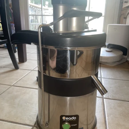 Ceado ES700 Fruit and Vegetable Juicer (Missing extractor basket and blade)