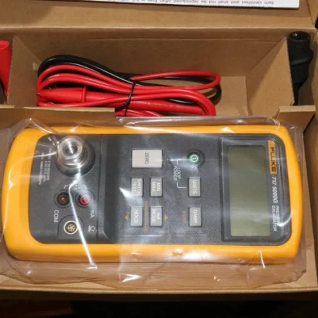 New FLUKE 717-5000G Pressure Gauge Calibrator 0-5000 PSIG PSI 0.1 PSI resolution