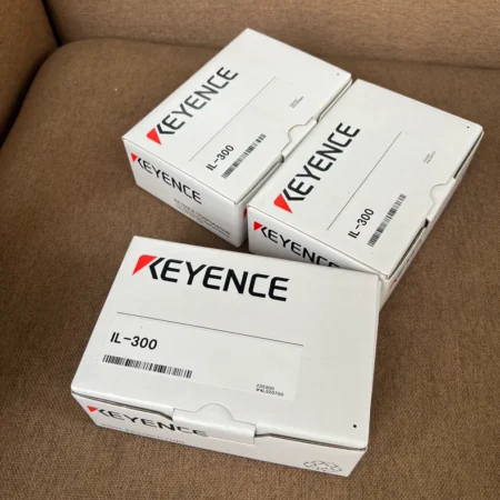 KEYENCE IL-300 Laser Sensor
