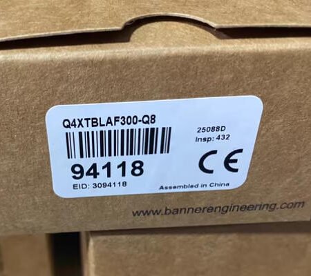 BANNER Photoelectric Sensor Q4XTBLAF300-Q8