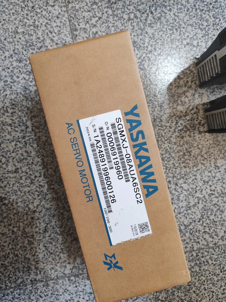 YASKAWA SERVO MOTOR SGMXJ-08AUA6SC2 1 YASKAWA SERVO MOTOR SGMXJ-08AUA6SC2
