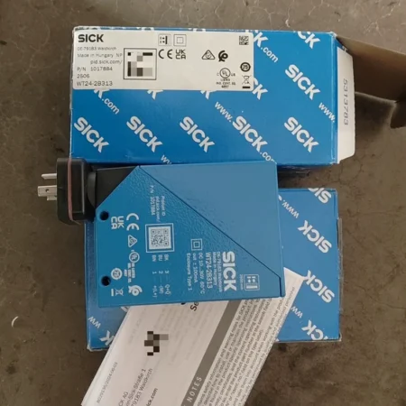 SICK 1017884 WT24-2B313 Photoelectric switch