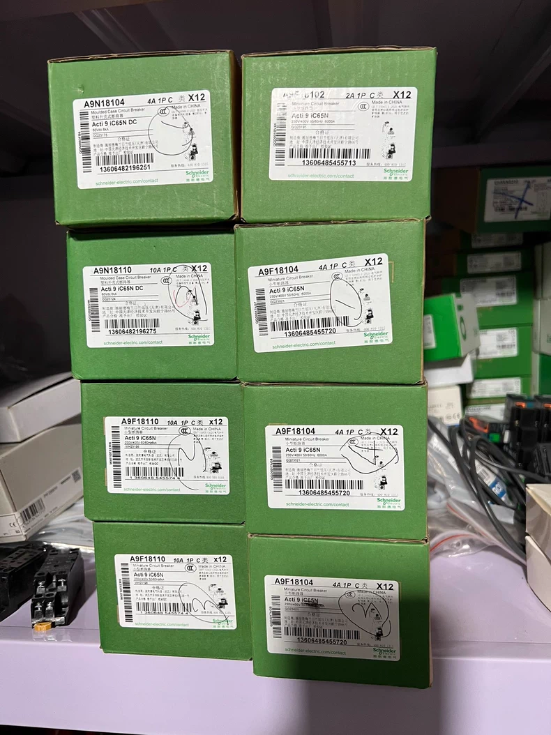 Schneider Electric Schneider Miniature Circuit Breaker A9N18104 1 A9N18104