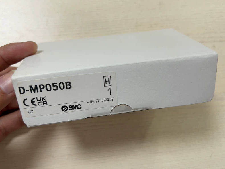 Cylinder Position Sensor D-MP050B SMC 1 D-MP050B