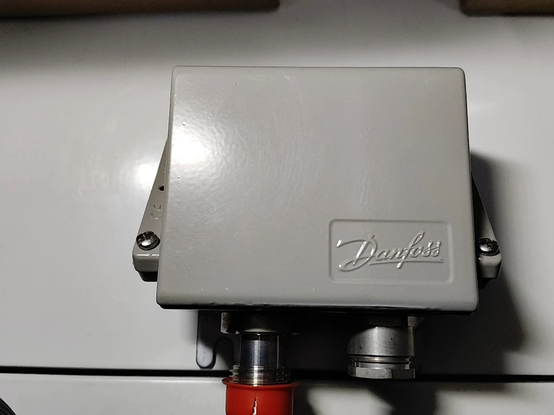 Danfoss Pressure Transmitter 084G2136 High-Precision Industrial Sensor 1 Danfoss Pressure Transmitter 084G2136 High-Precision Industrial Sensor