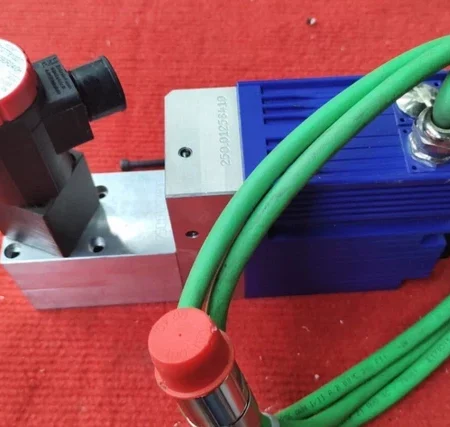 Voith 250.0126211 Servo Valve - Reliable Industrial Hydraulic Component
