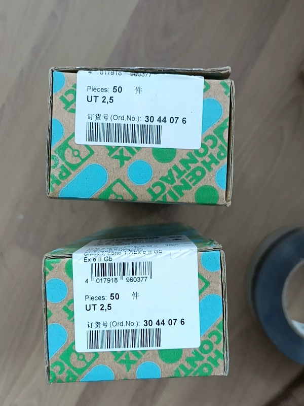 Phoenix Contact Terminal Block 3044076 - Secure Electrical Connector 1 3044076