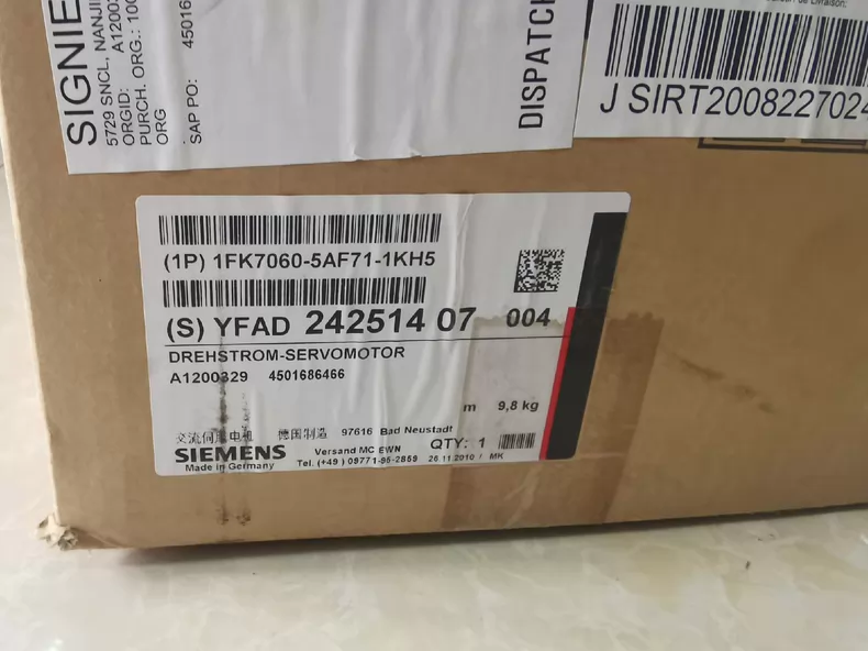 SIEMENS Servo Motor 1FK7060-5AF71-1KH5 1 1FK7060-5AF71-1KH5