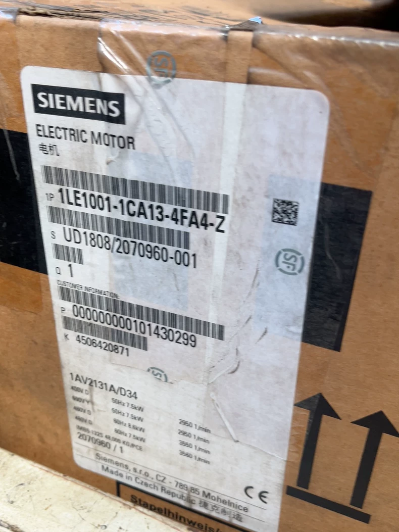 Siemens Motor 1LE1001-1CA13-3AA4-Z AC Induction Engine 1 1LE1001-1CA13-3AA4-Z