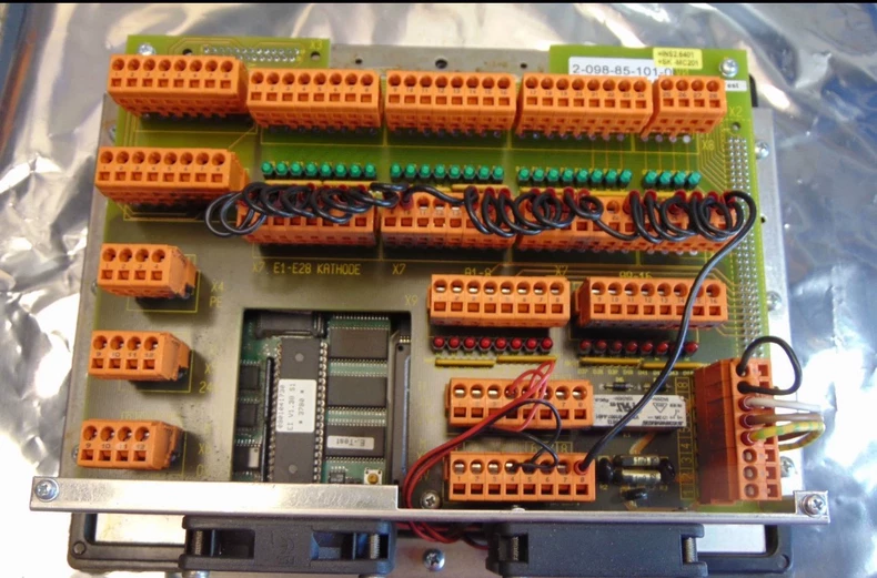 KRONES 2-098-85-101-0 Display Controller - User-Friendly Interface