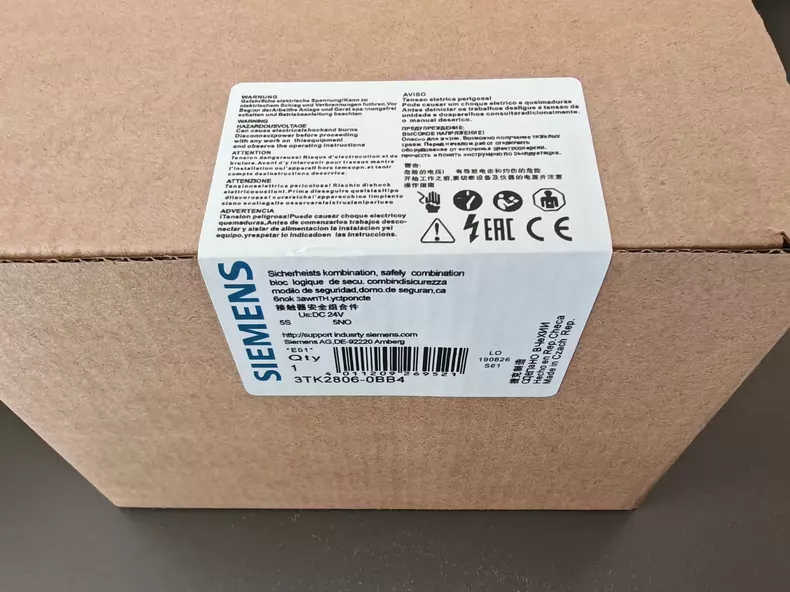 Siemens 3TK2806-0BB4 Safety Relay - Safety Control Unit 1 3TK2806-0BB4