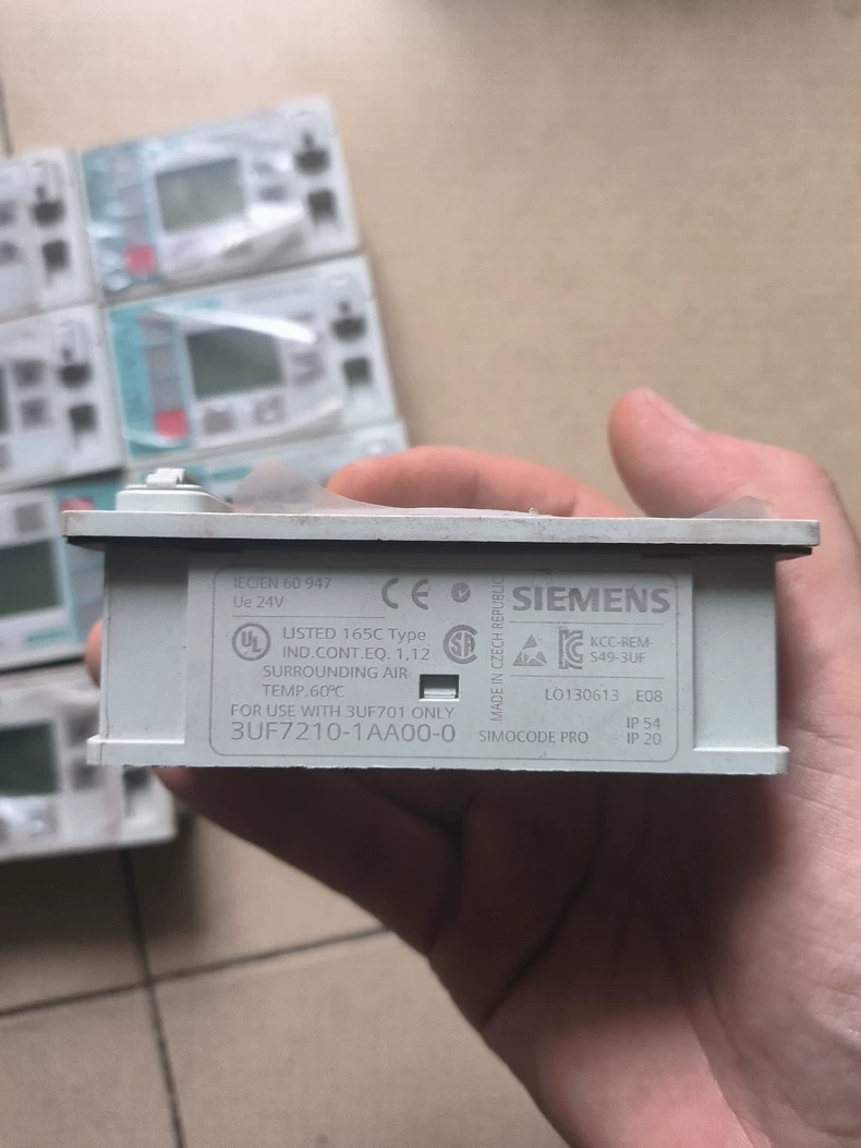 SIEMENS SIMOCODE PRO 3UF7210-1AA00-0 Operator Unit 1 3UF7210-1AA00-0