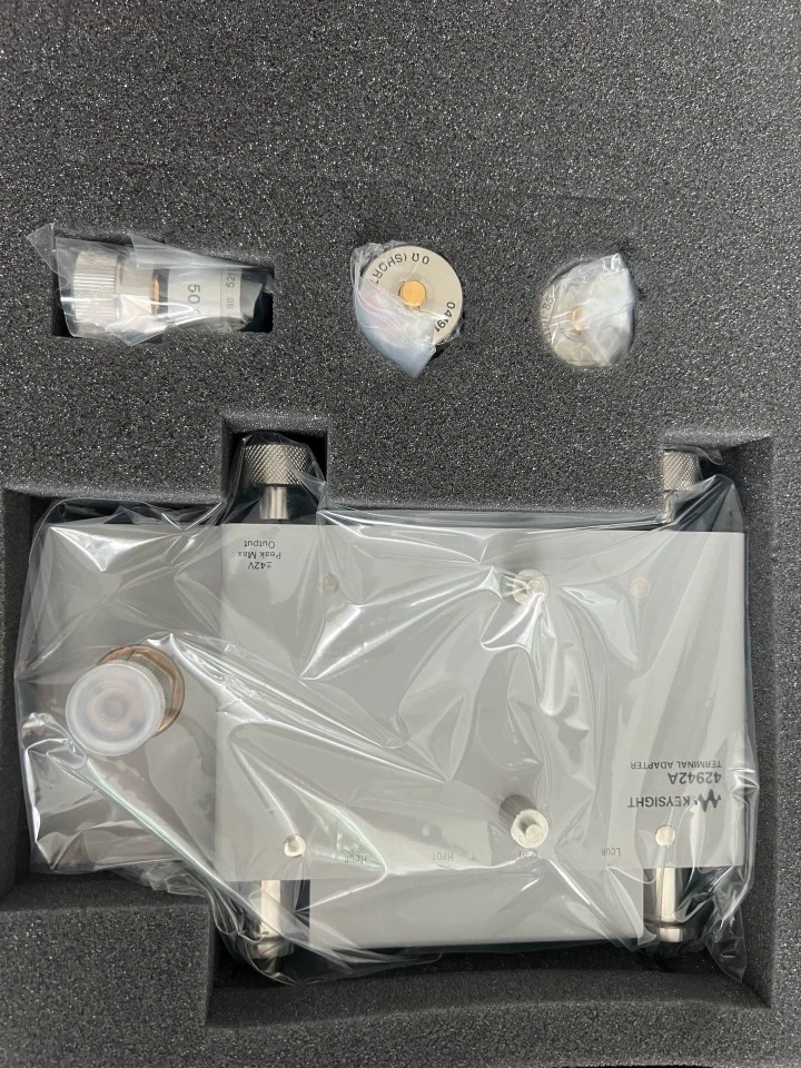 Keysight 42942A Terminal Adapter - Universal Interface 1 Keysight 42942A Terminal Adapter - Universal Interface