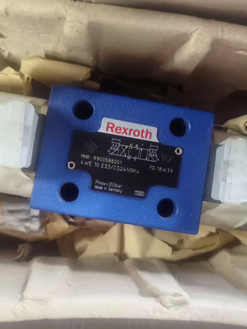 Rexroth Proportional Valve 4WE 10 E33/CG24N9K4 1 Rexroth Proportional Valve 4WE 10 E33/CG24N9K4