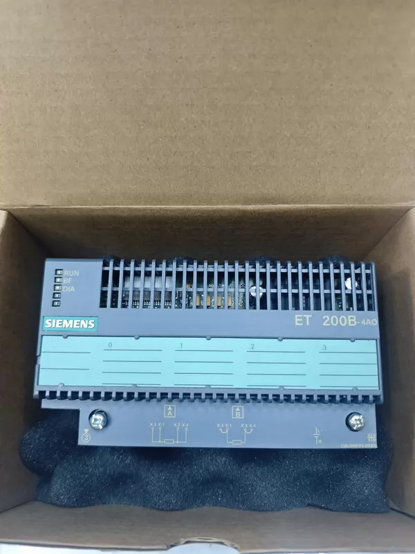 Siemens Analog Input Module 6ES7135-0HF01-0XB0 PLC Module 1 Siemens Analog Input Module 6ES7135-0HF01-0XB0 PLC Module