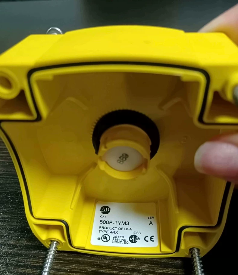 ABB Emergency Shutdown Button 800F-1YM3 for Equipment 1 ABB Emergency Shutdown Button 800F-1YM3 for Equipment