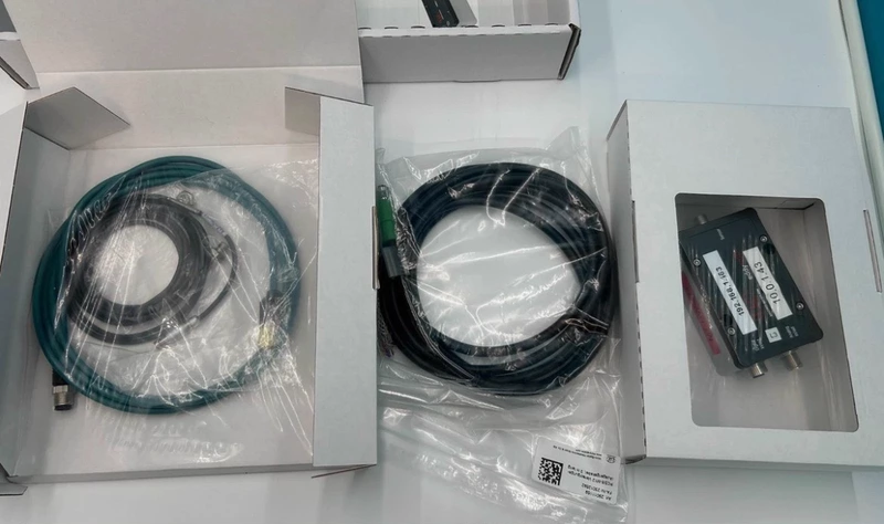 Micro-Epsilon DT3061/LC Eddy Current Displacement Sensor 1 Micro-Epsilon DT3061/LC Eddy Current Displacement Sensor