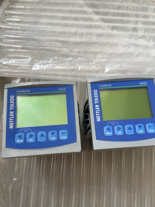 METTLER TOLEDO Multi-parameter Transmitter M300 - Precision Sensor 1 METTLER TOLEDO Multi-parameter Transmitter M300 - Precision Sensor