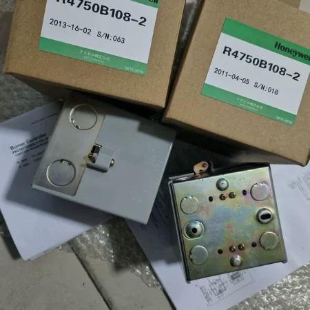 Honeywell Oil Pressure Switch R4750B108-2 for Engines