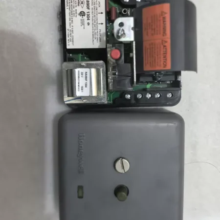 Honeywell RA890F1304 Flame Switch - Industrial Grade