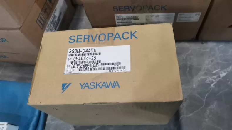 Yaskawa SGDM-04ADA Servo Drive - Precision Motion Control 1 SGDM-04ADA