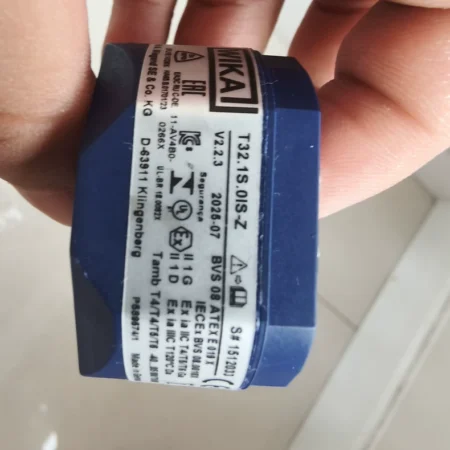 WIKA T32.1S.0IS-Z: High-Precision Temperature Transmitter Device
