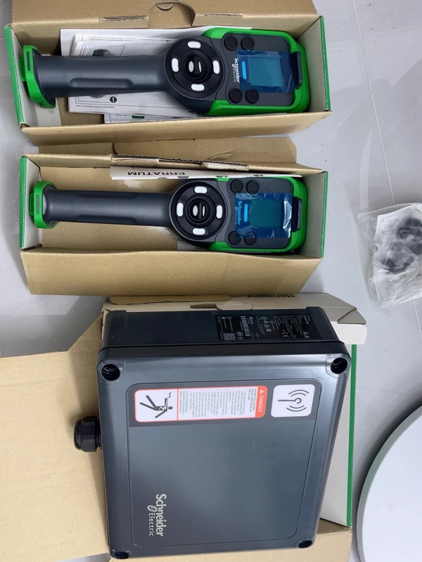 Schneider ZART8D Remote Controller - Industrial Control Unit