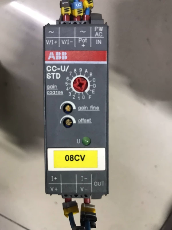 ABB Universal Converter Model 1SVR040001R0400 Device 1 ABB Universal Converter Model 1SVR040001R0400 Device