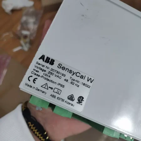 ABB Calibrator 20730193 for Industrial Calibration Needs