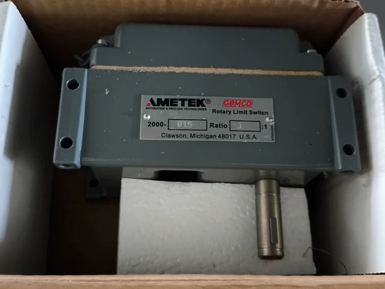 AMETEK 2000-815 Switch - Industrial Knob Limit Sensing 1 AMETEK 2000-815 Switch - Industrial Knob Limit Sensing
