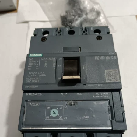 Motor Protection SIEMENS 3VA1225-4EE32-0AA0 Circuit Breaker