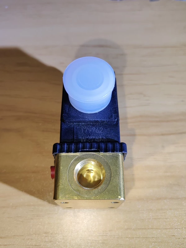 Industrial Fluid Control Burkert 6014 C 2.0 FKM Pilot Valve 2 Industrial Fluid Control Burkert 6014 C 2.0 FKM Pilot Valve - Image 2