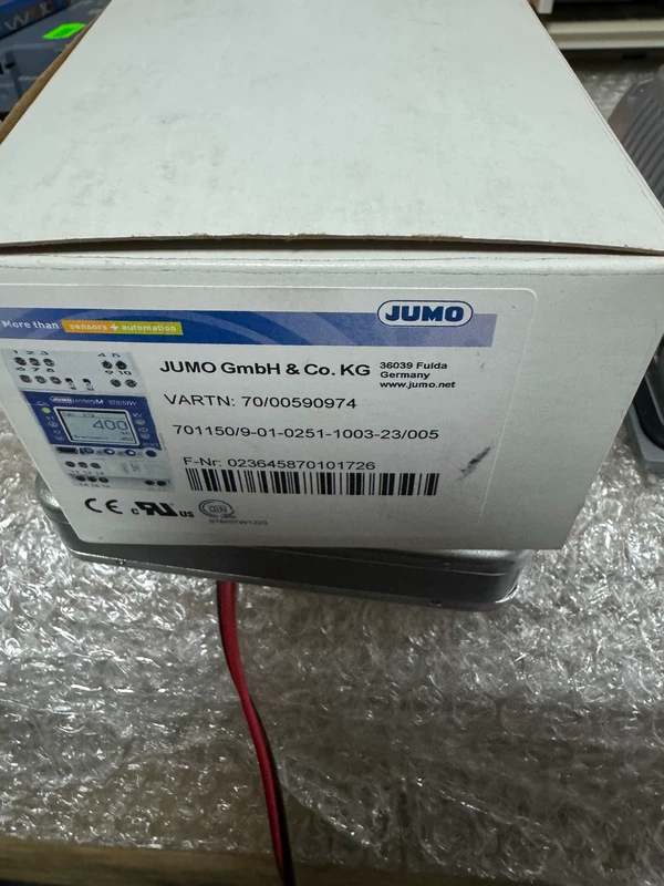 JUMO Model 701150/9-01-0251-1003-23/005 - Industrial Thermostat 1 JUMO Model 701150/9-01-0251-1003-23/005 - Industrial Thermostat