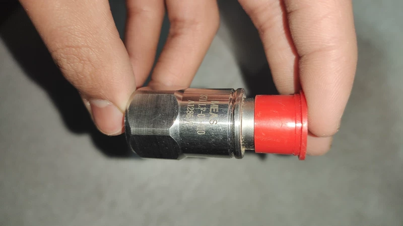 MEAS Sensor 8711LF-01-011 - Precision Measurement Device 1 MEAS Sensor 8711LF-01-011 - Precision Measurement Device
