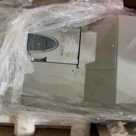 Industrial Frequency Inverter Schneider ATV71HC11N4 - Energy Efficient