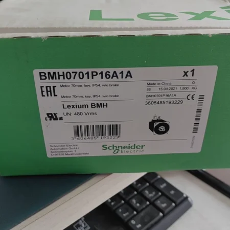 Schneider BMH0701P16A2A Servo Motor - Industrial