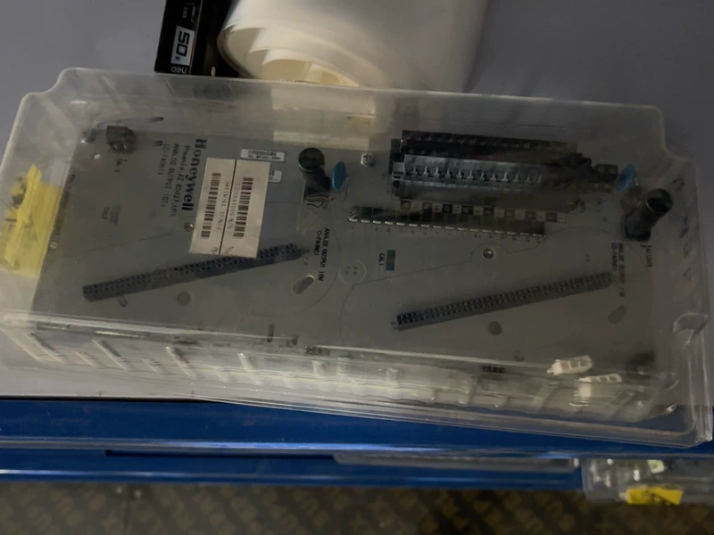 Module Base Honeywell CC-TAON11 - Durable DIN Rail Mount 1 Module Base Honeywell CC-TAON11 - Durable DIN Rail Mount