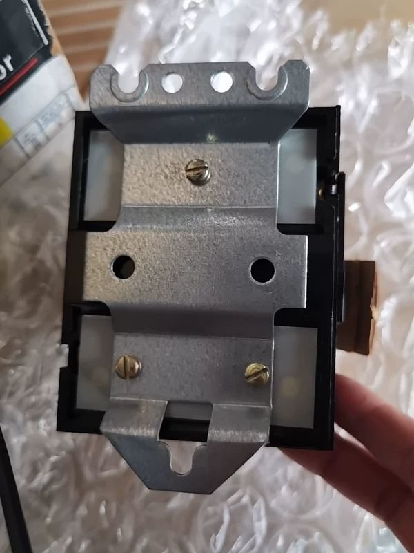 GE CR305C002NEMA Contactor for Motor Control Industrial Use 3 GE CR305C002NEMA Contactor for Motor Control Industrial Use - Image 3