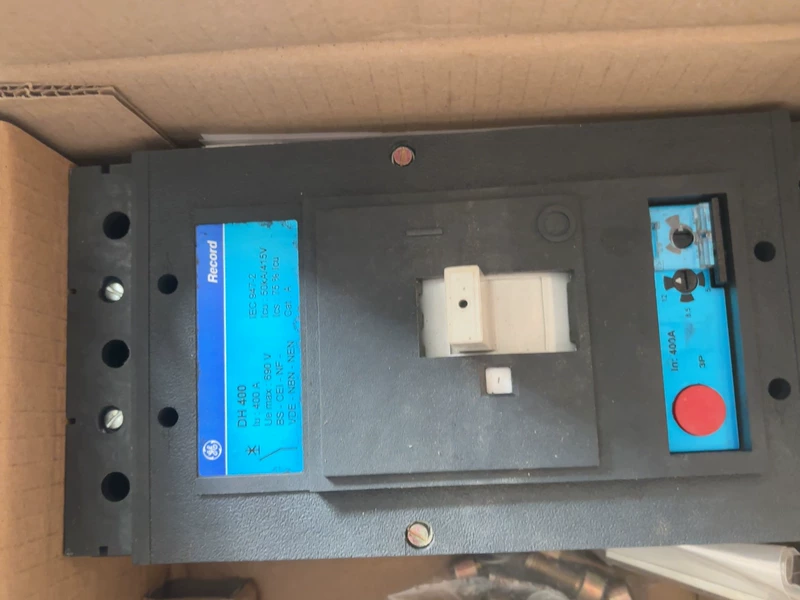 Industrial Circuit Breaker GE DH400 - Reliable Electrical Safety 1 Industrial Circuit Breaker GE DH400 - Reliable Electrical Safety