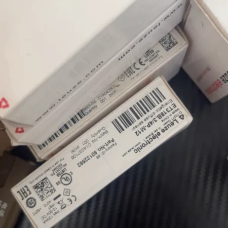 Leuze ET318B.3/4P-M12 Photoelectric Sensor for Industrial Use