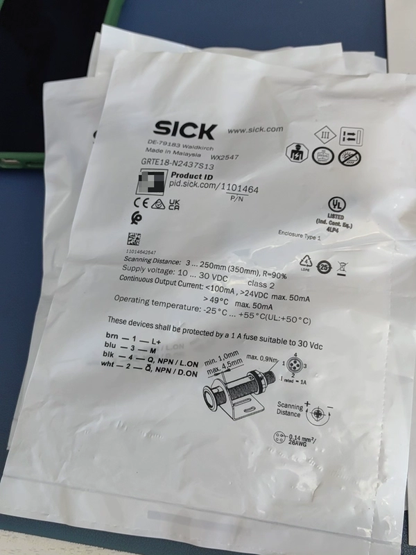 SICK Photoelectric Sensor GRTE18-N2437S14 1 SICK Photoelectric Sensor GRTE18-N2437S14