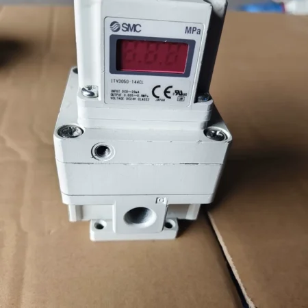 SMC ITV3050-144CL Electro-Pneumatic Regulator 25VDC