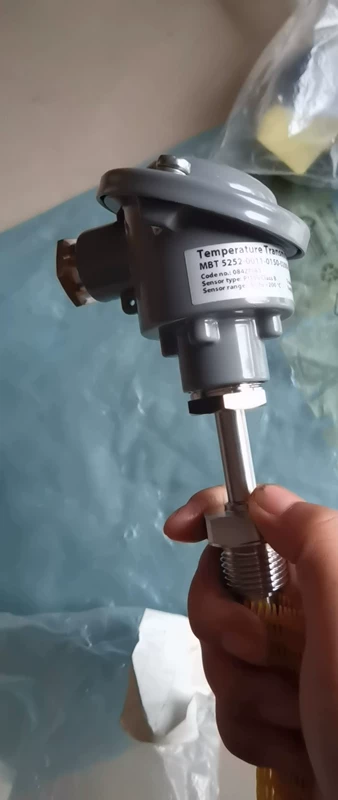 Industrial HVAC Temperature Sensor Danfoss MBT5252-0011-0150-0200-G116 1 Industrial HVAC Temperature Sensor Danfoss MBT5252-0011-0150-0200-G116