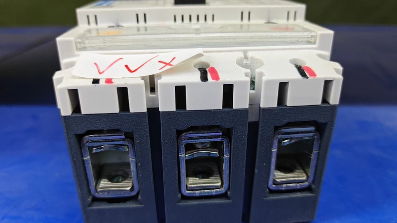 Molded Case Circuit Breaker EATON PDC13N0020TAAJ 125A 3 Molded Case Circuit Breaker EATON PDC13N0020TAAJ 125A - Image 3
