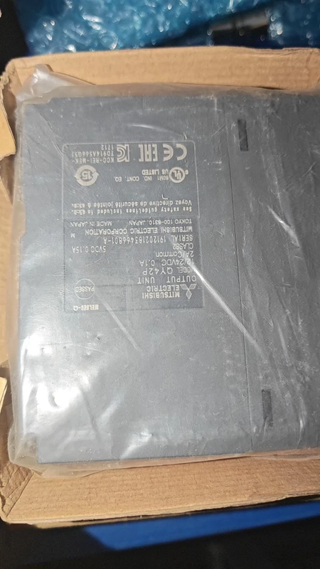 PLC Output Module Mitsubishi QX42P 32-Point Transistor 2 PLC Output Module Mitsubishi QX42P 32-Point Transistor - Image 2