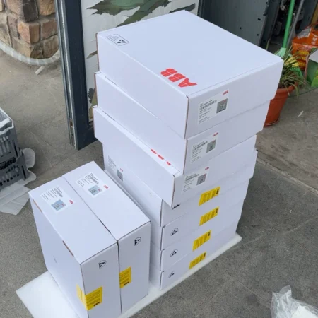 Industrial Motor Control ABB SINT4611C ACS510-01-246A-4 Drive