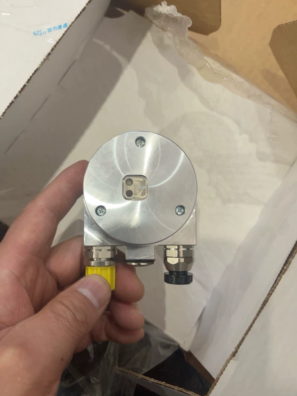 Industrial Encoder Kubler T8.5860.2112.1001 - High Precision 2 Industrial Encoder Kubler T8.5860.2112.1001 - High Precision - Image 2